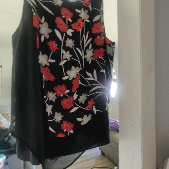 Calvin Klein - Picture 3 of 7